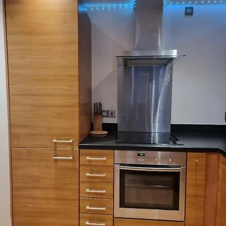 Modern Apartment By Leeds Dock Экстерьер фото