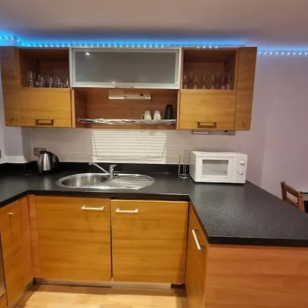 Modern Apartment By Leeds Dock Экстерьер фото