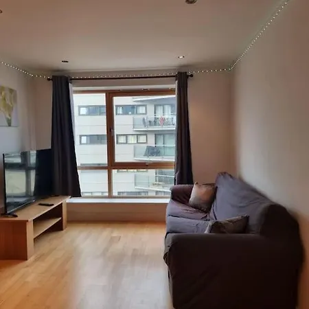 Modern Apartment By Leeds Dock Экстерьер фото